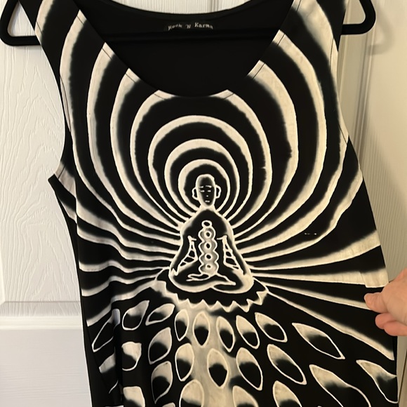 Split back Top - Picture 4 of 12